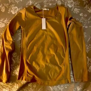 Long sleeve undershirt